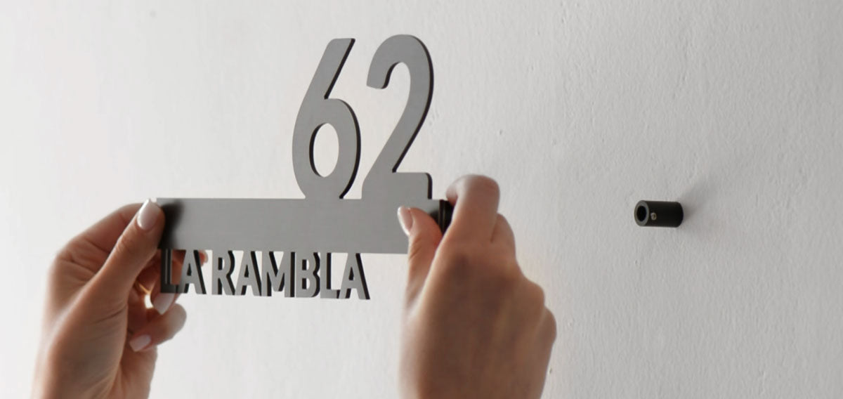 Video numeri civici in alluminio modello Line