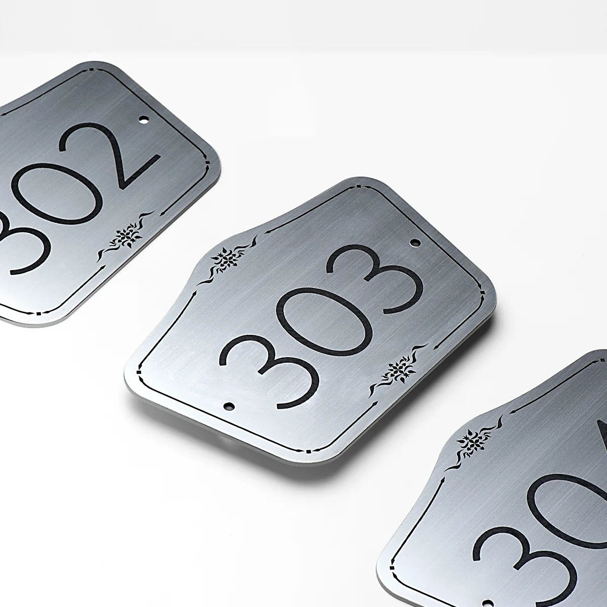 Dietro porta camera hotel inciso su ABS silver spazzolato