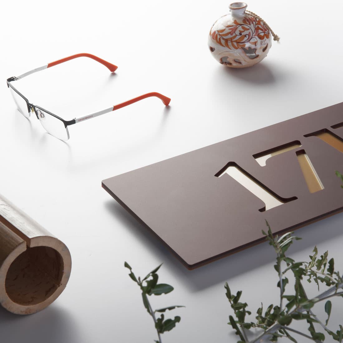 Numero civico modello Stencil Horizontal finitura Brown